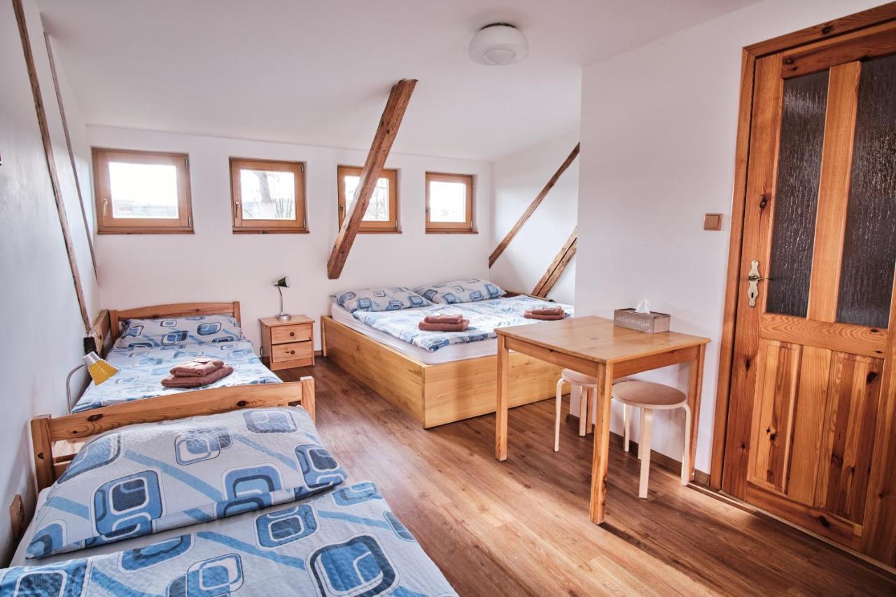 Strnadovsky Mlyn Hotel Jesenice  Bagian luar foto