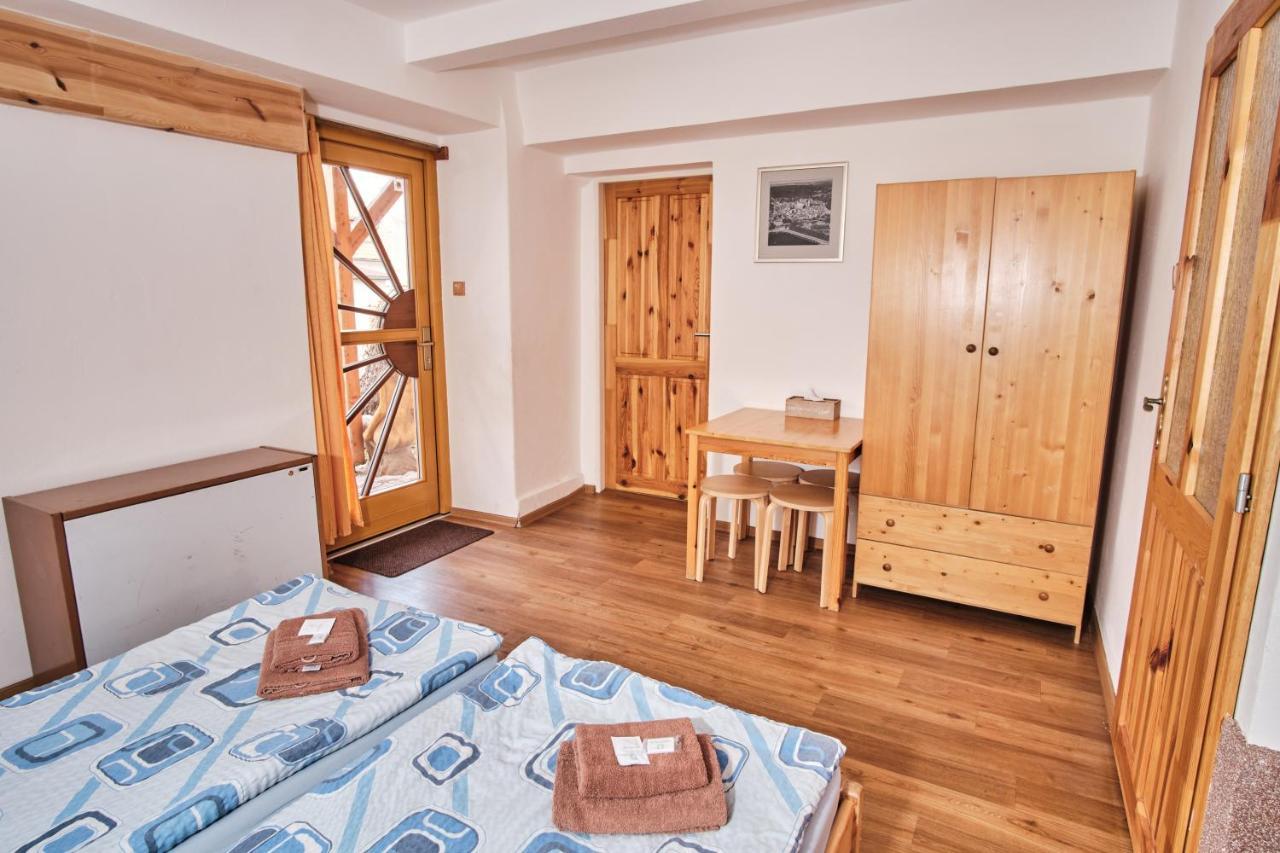 Strnadovsky Mlyn Hotel Jesenice  Bagian luar foto