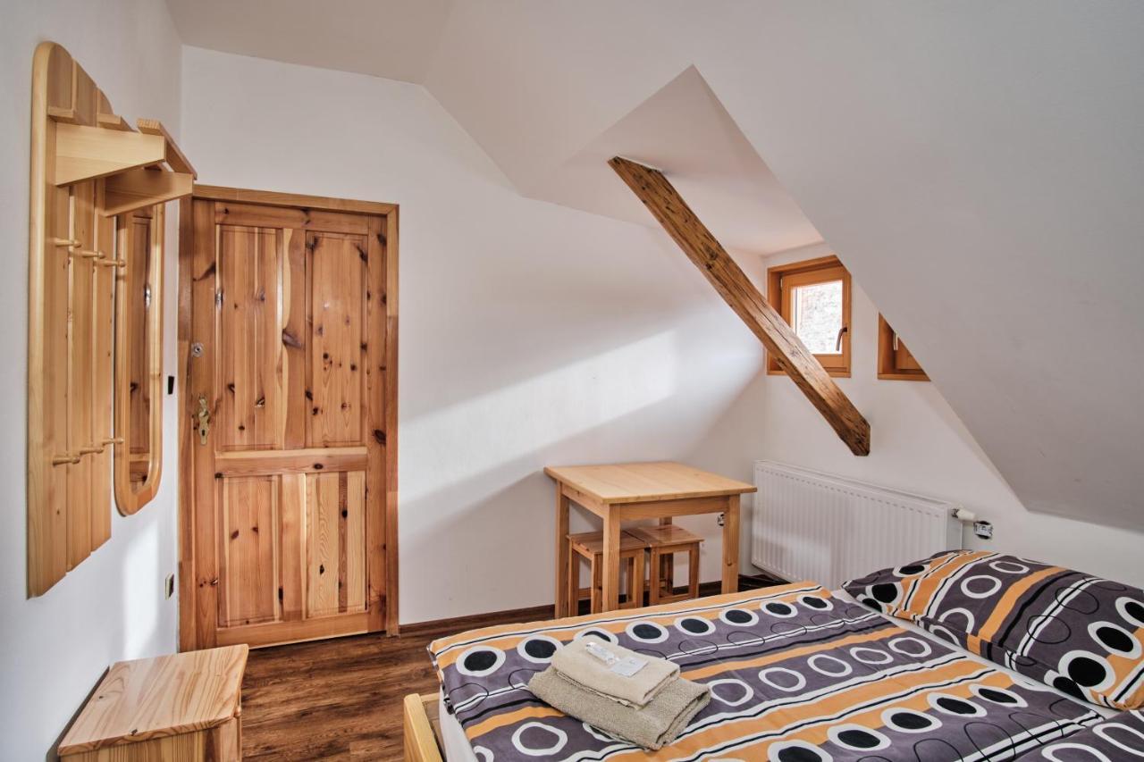 Strnadovsky Mlyn Hotel Jesenice  Bagian luar foto