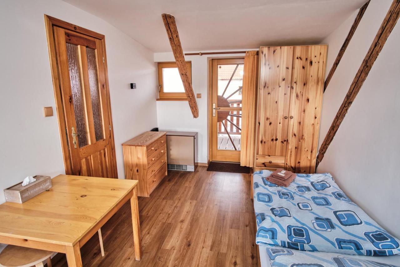 Strnadovsky Mlyn Hotel Jesenice  Bagian luar foto