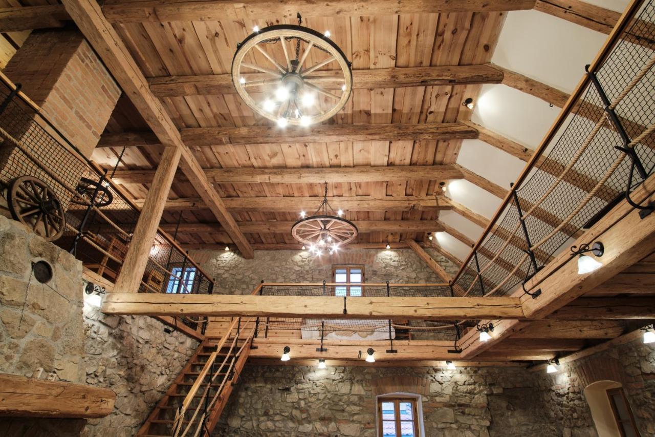 Strnadovsky Mlyn Hotel Jesenice  Bagian luar foto